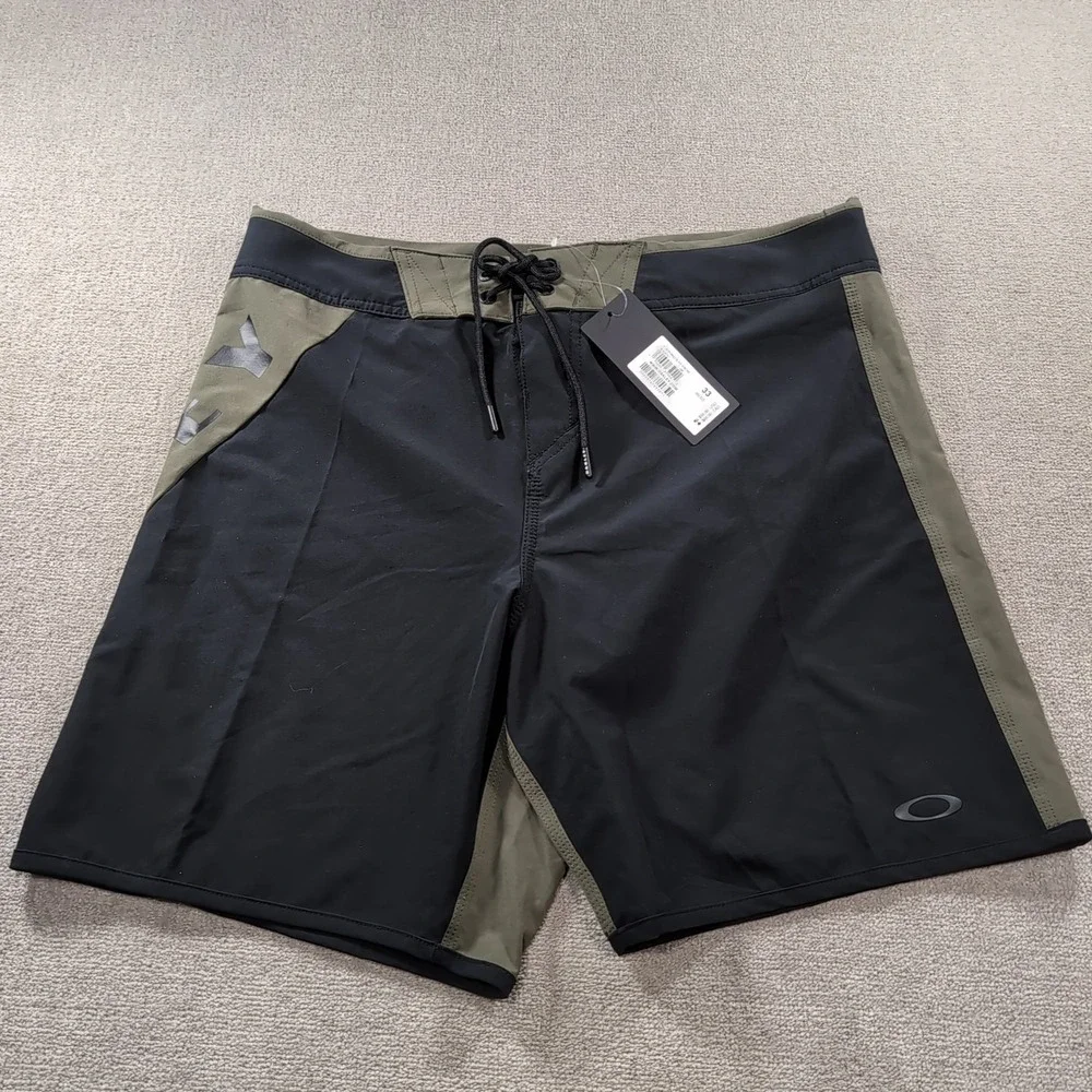 Oakley Floater Angle Block 18in Ultimate Blackout Boardshorts‎ Green Black NWT